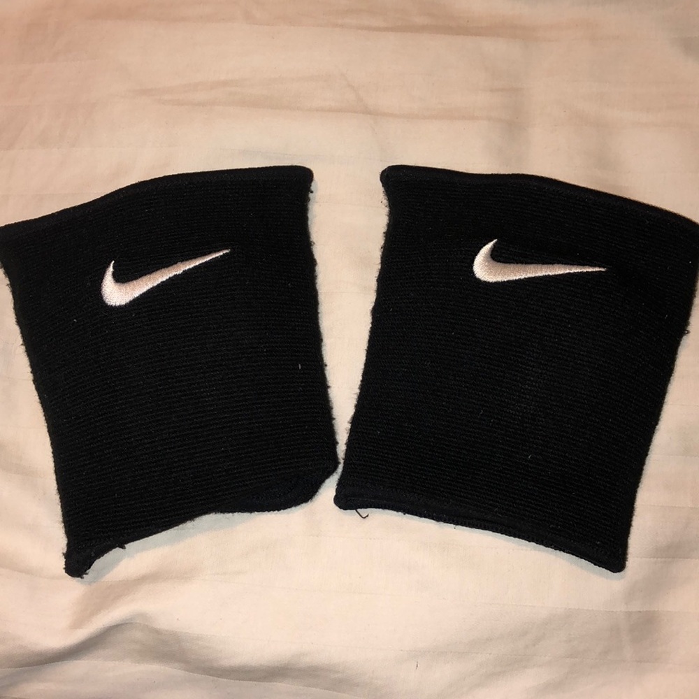 Nike volleyball knee pads